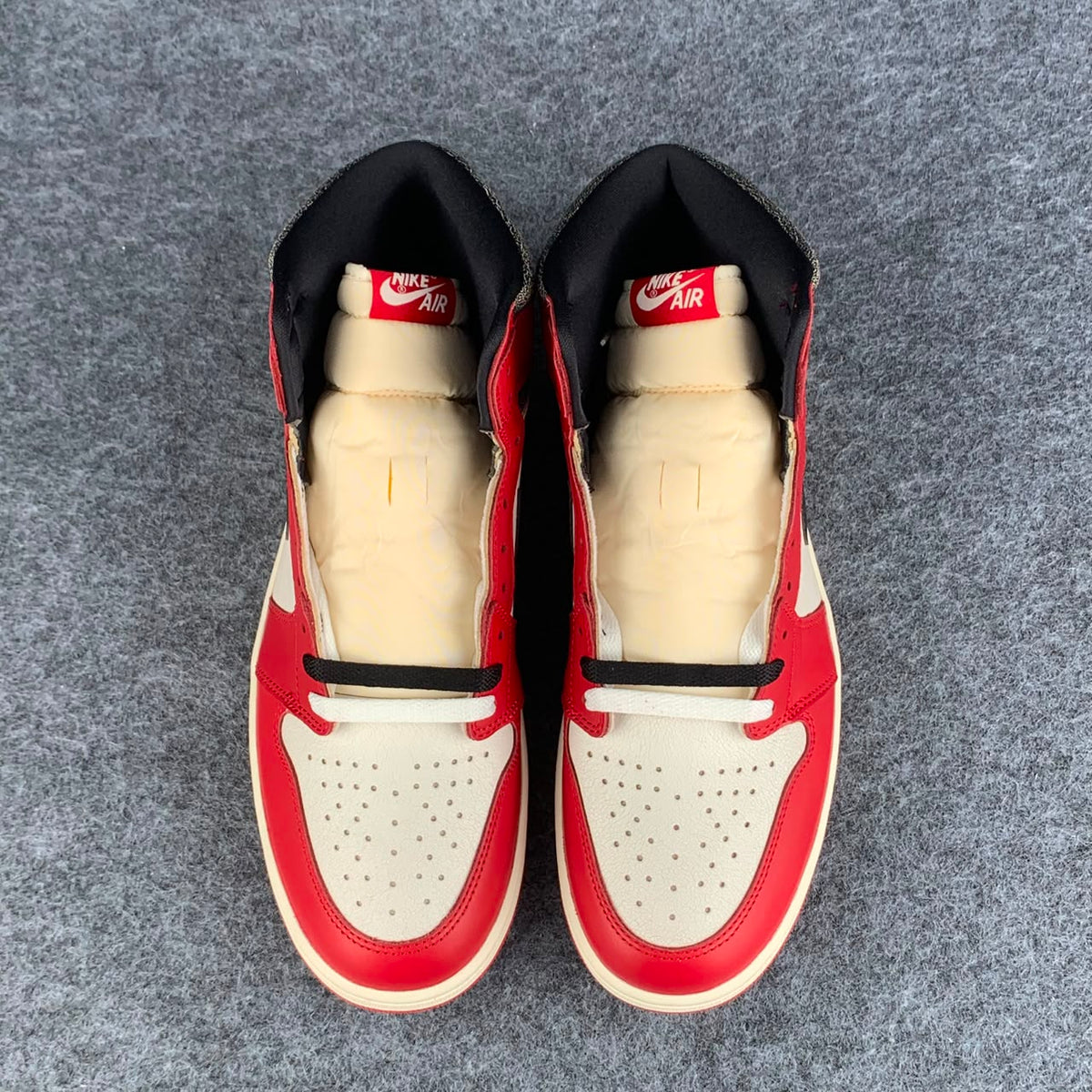 Air Jordan 1 Retro High OG 'Lost & Found'