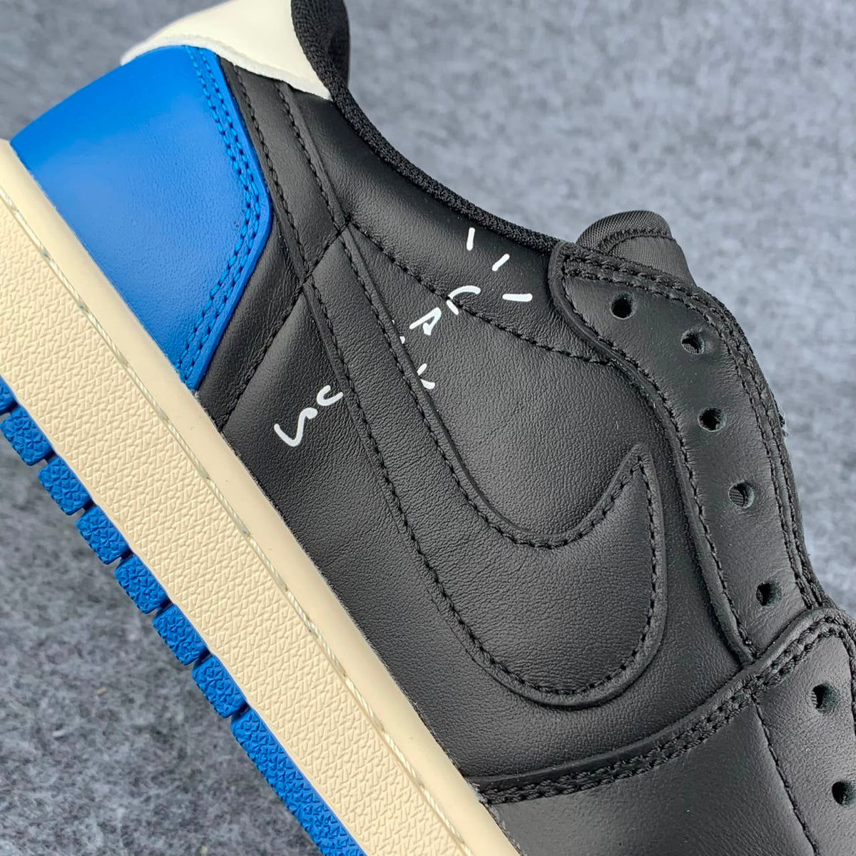 (Early look) Fragment Design x Travis Scott x Air Jordan 1 Retro Low OG SP