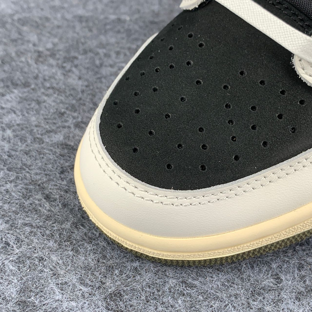 Travis Scott x Wmns Air Jordan 1 Low OG 'Olive'