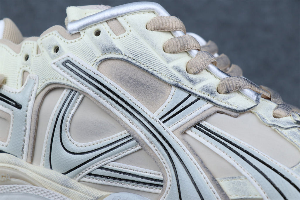 Balenciaga Wmns Runner 'Worn-Out - Beige'